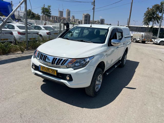 מיצובישי טרייטון / L200