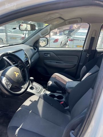 מיצובישי טרייטון / L200