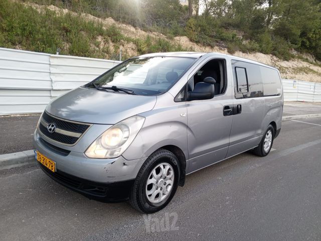 יונדאי H-1 / i800