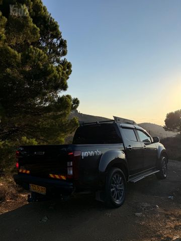 איסוזו די-מקס