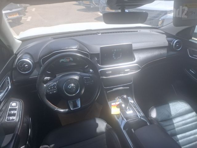 אם ג'י EHS PHEV