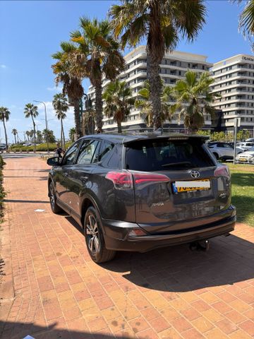 טויוטה RAV4