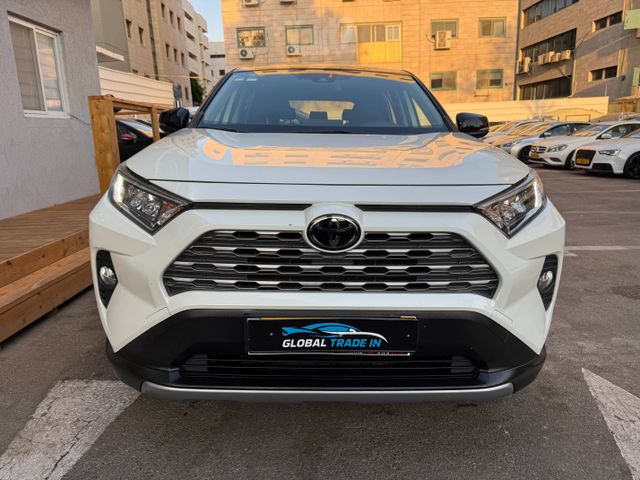 טויוטה RAV4