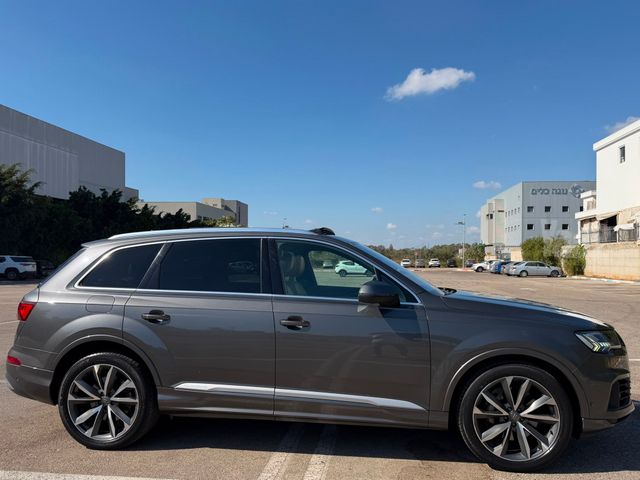 אאודי Q7