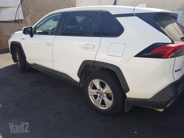 טויוטה RAV4