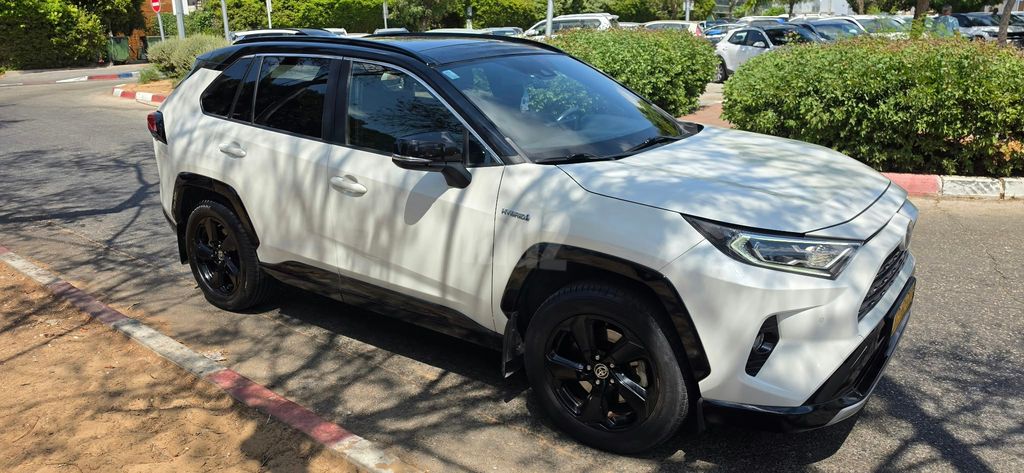 טויוטה RAV4