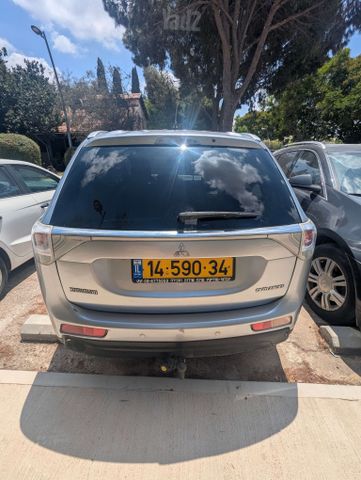 מיצובישי אאוטלנדר