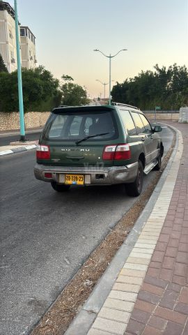 סובארו פורסטר