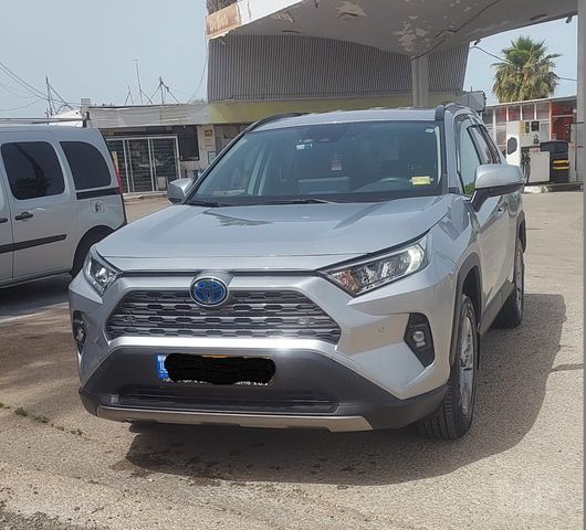 מודעת רכב טויוטה RAV4