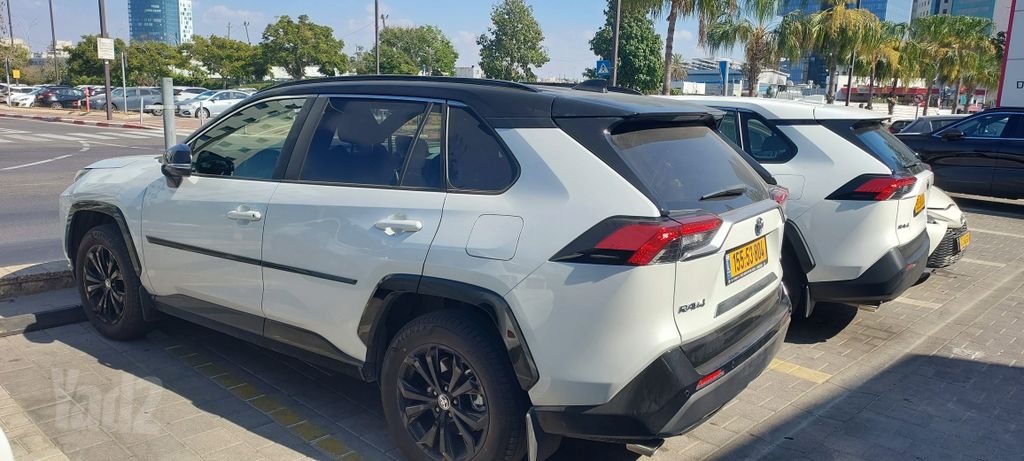 טויוטה RAV4