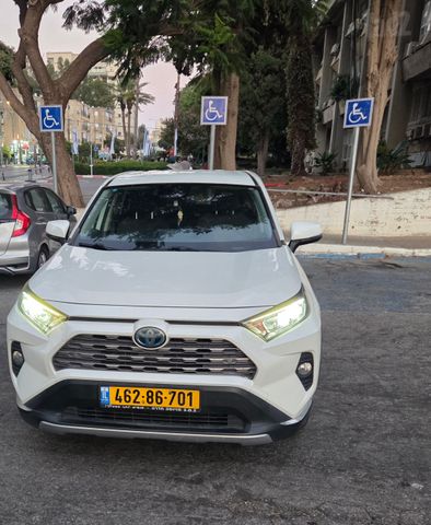 טויוטה RAV4