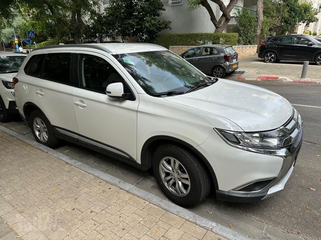 מיצובישי אאוטלנדר