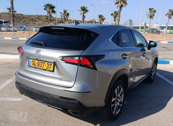 מודעת רכב לקסוס NX