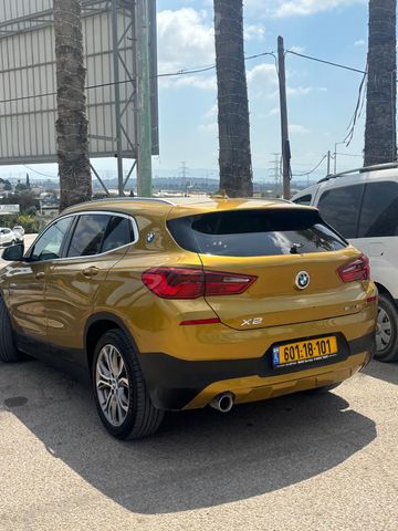 ב מ וו X2