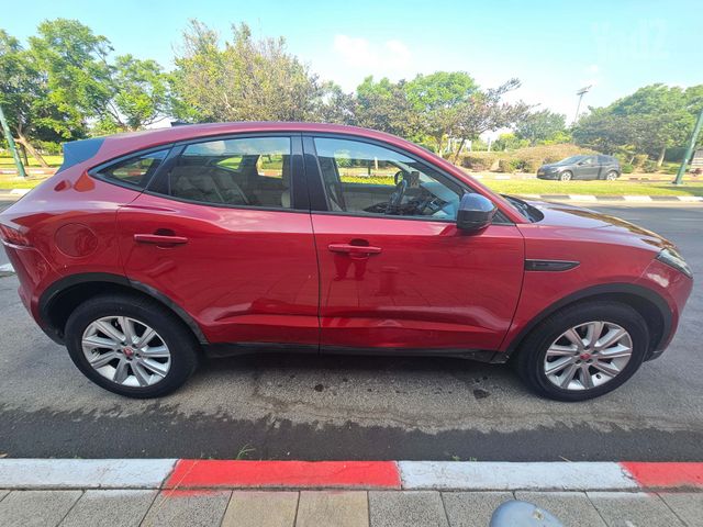יגואר E-Pace