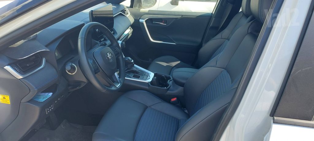 טויוטה RAV4