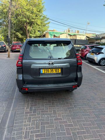 טויוטה לנד קרוזר