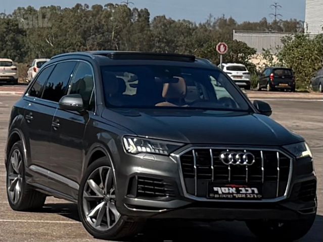 מודעת רכב אאודי Q7