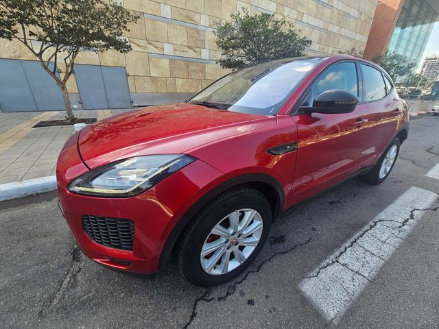 מודעת רכב יגואר E-Pace