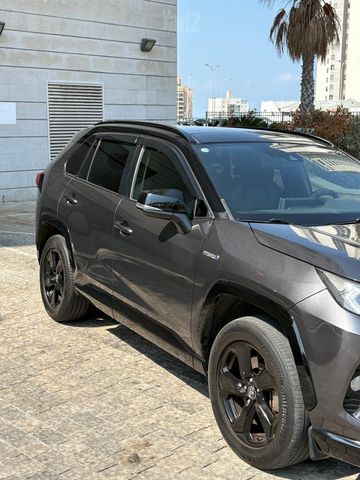 טויוטה RAV4
