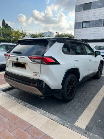 טויוטה RAV4
