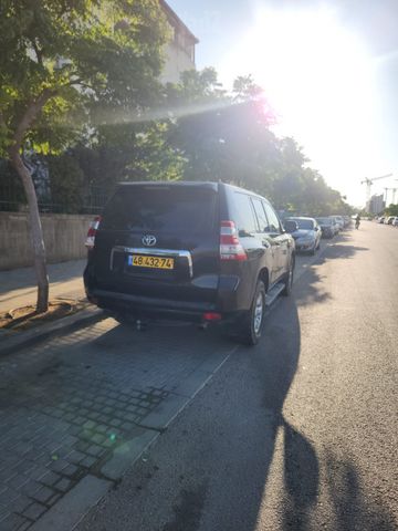 טויוטה לנד קרוזר