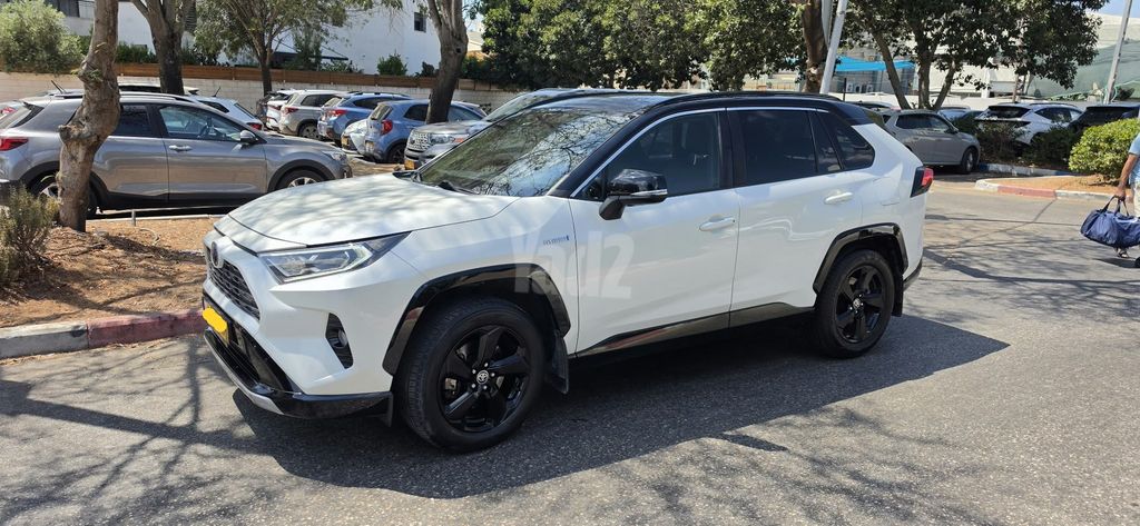 טויוטה RAV4