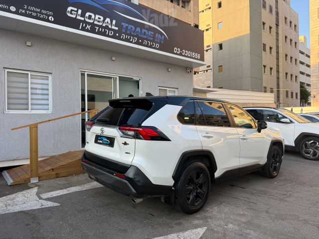 טויוטה RAV4