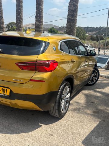 ב מ וו X2