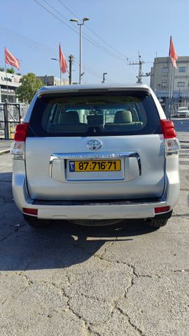 טויוטה לנד קרוזר