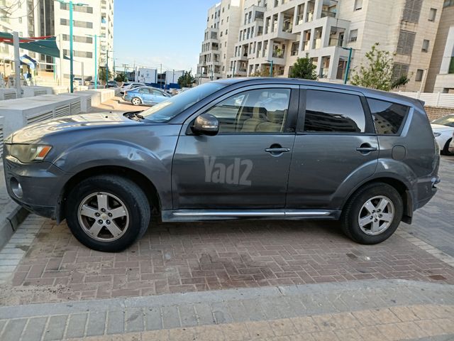 מיצובישי אאוטלנדר