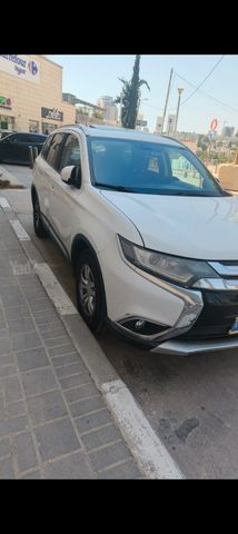 מיצובישי אאוטלנדר