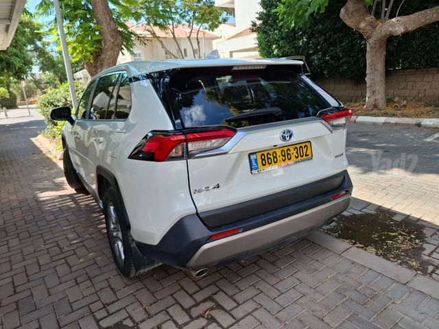 טויוטה RAV4