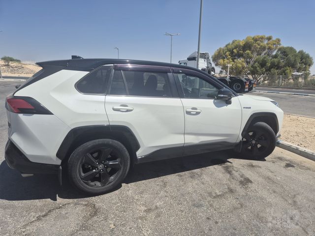 מודעת רכב טויוטה RAV4