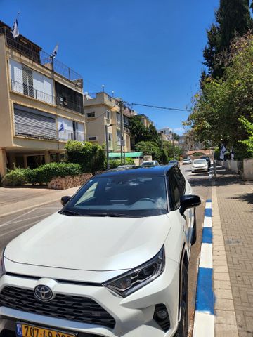 מודעת רכב טויוטה RAV4
