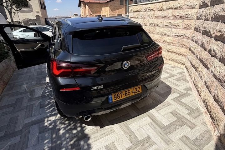 ב מ וו X2