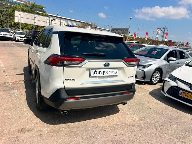 טויוטה RAV4