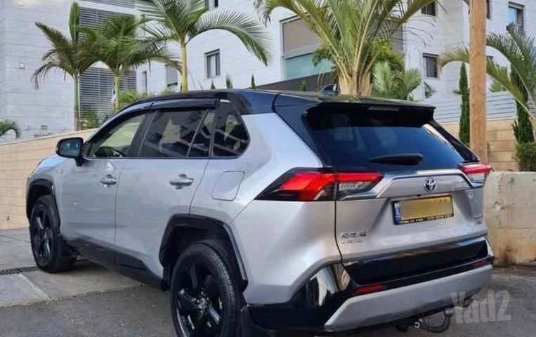 טויוטה RAV4