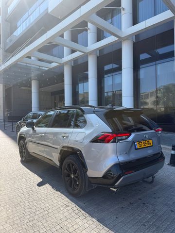 טויוטה RAV4