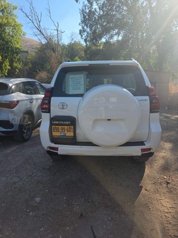 טויוטה לנד קרוזר