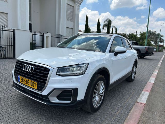 אאודי Q2