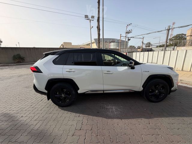 טויוטה RAV4