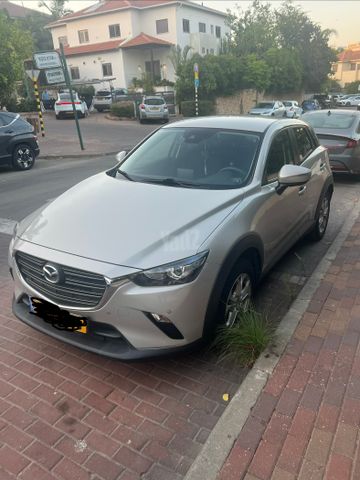 מודעת רכב מאזדה CX-3
