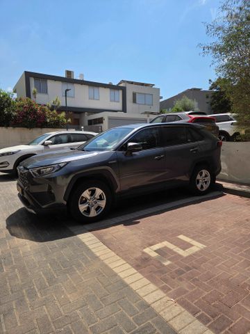 מודעת רכב טויוטה RAV4