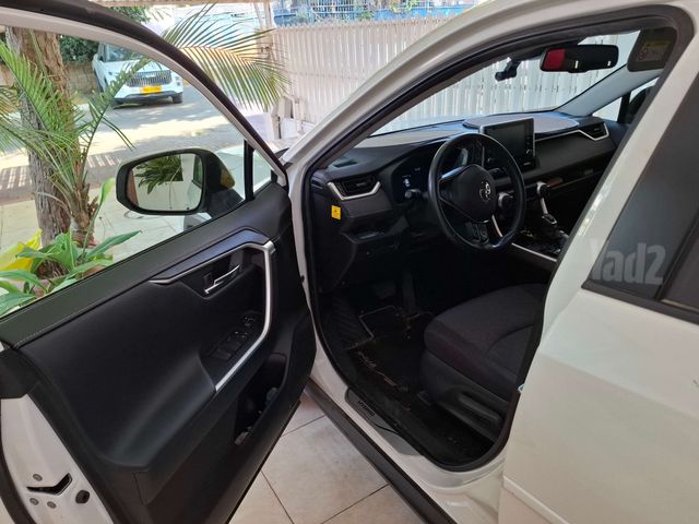 טויוטה RAV4