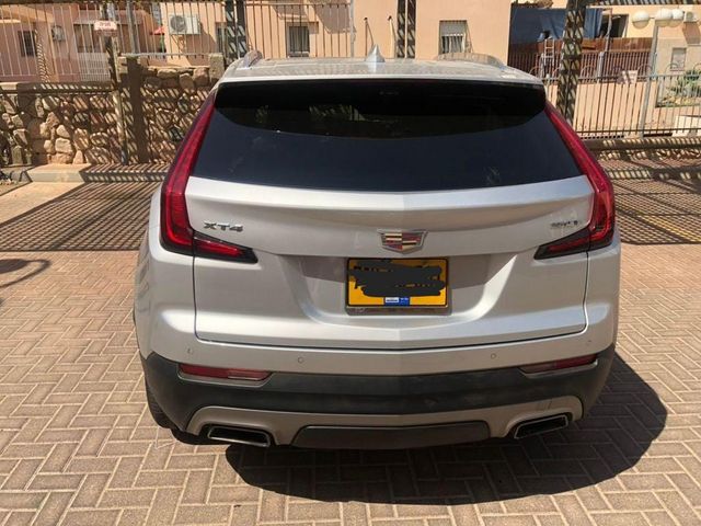 קאדילק XT4