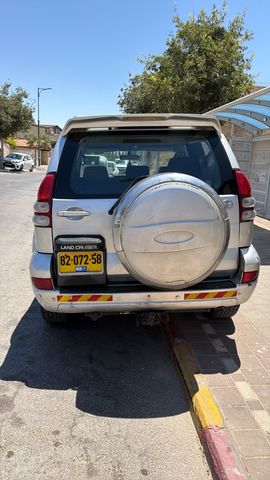 טויוטה לנד קרוזר