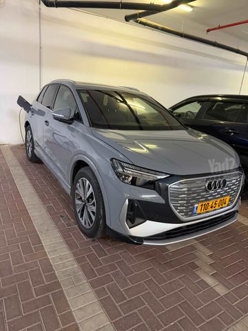 מודעת רכב אאודי Q4 e-tron