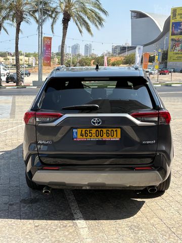 טויוטה RAV4