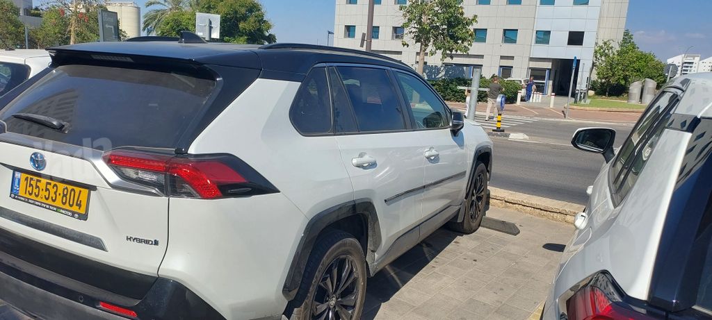 טויוטה RAV4